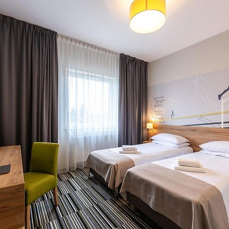 Hotel Maraton Шамотули Екстер'єр фото