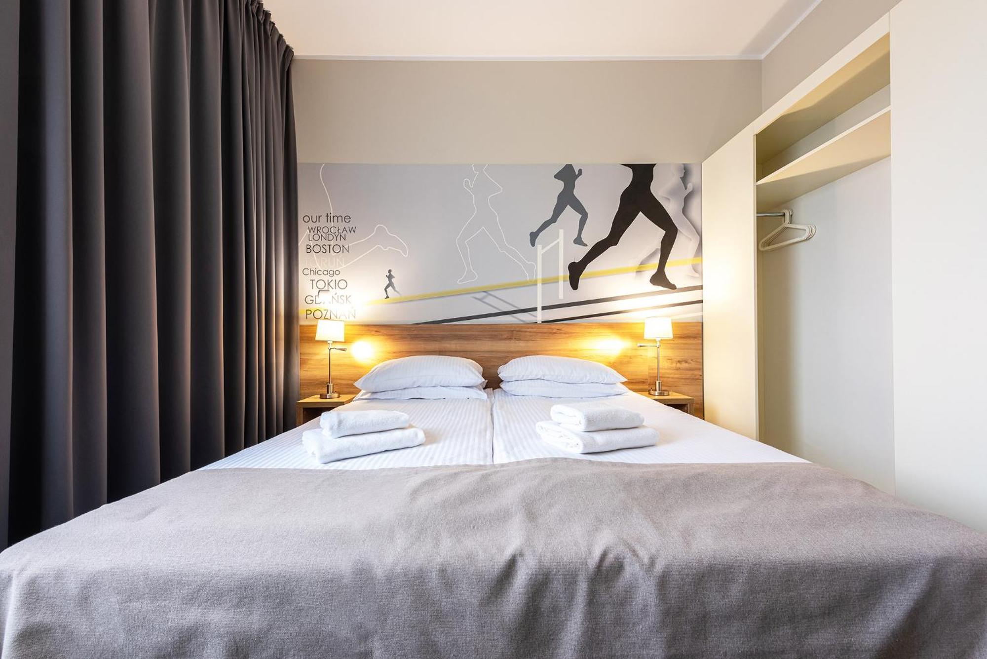 Hotel Maraton Шамотули Екстер'єр фото