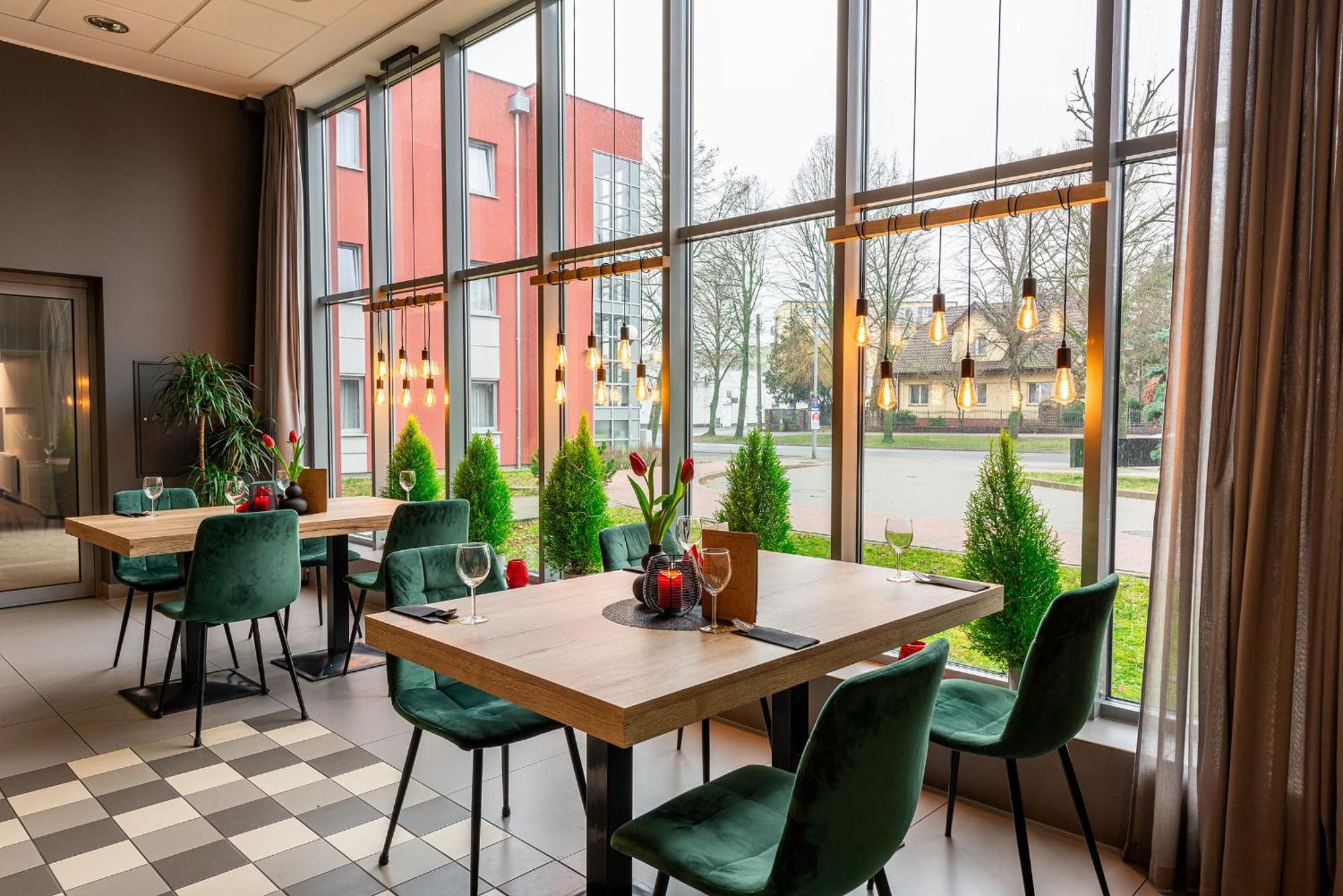 Hotel Maraton Шамотули Екстер'єр фото
